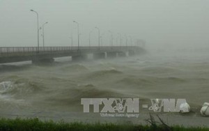 Bão Tembin giật cấp 11 tiến vào Biển Đông và còn mạnh thêm