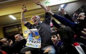 Giải xổ số Giáng sinh giá trị lớn nhất thế giới đã tìm được chủ