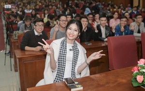 Á hậu Thanh Tú tiết lộ đã đọc khoảng 1.000 cuốn sách