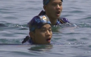 Sao lính hải quân phải biết bơi?