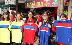 Trực tiếp U23 Việt Nam - U23 Qatar: Hà Nội 'nóng rực' cùng đội tuyển