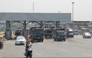 Hoàn thành cắm biển báo cấm dừng đỗ xe tại trạm BOT trong ngày 25/1