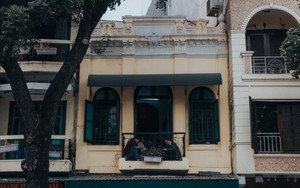 'Nhân - Nhĩ - Dĩ - Giảng': Bên ly cà phê cũ