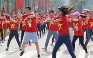 Hà Nội nhảy flashmob tiếp lửa U23 Việt Nam trước thềm chung kết