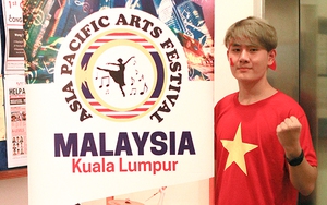 Từ Malaysia, Sao Mai Phương Nga và học trò gửi lời chúc U23 Việt Nam 'tự tin chiến thắng'