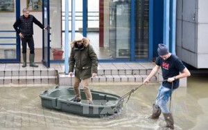 Pháp sơ tán 1.500 người do nước sông Seine dâng cao