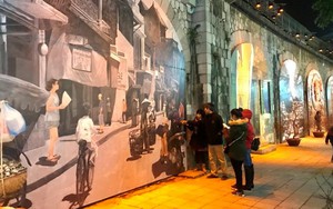 Sống lại 'ký ức Hà Nội' trên phố bích họa Phùng Hưng