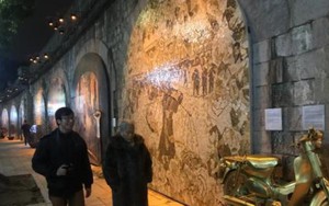 Nghĩ từ 'phố bích họa'