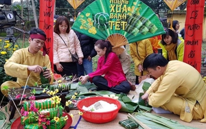 Nghi lễ dựng cây Nêu ngày Tết, gói bánh tét tại Đại Nội Huế