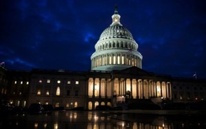 Thượng viện 'rót' 300 tỷ USD, Chính phủ Mỹ khỏi lo đóng cửa trở lại