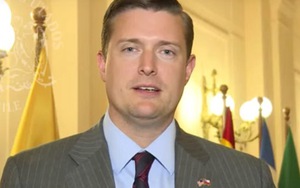 Thư ký Nhà Trắng mất chức vì 'lạm dụng' 2 người vợ cũ