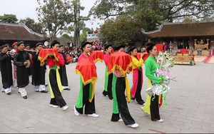 Khai hội đền Mẫu tri ân công đức Tổ Mẫu Âu Cơ