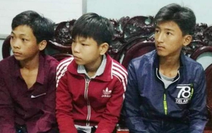 Bộ trưởng GD&ĐT tặng Bằng khen học sinh nhặt được của rơi trả lại cho người bị mất