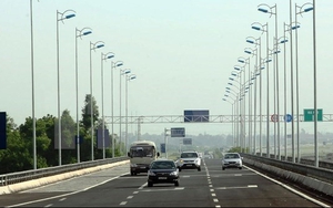 'Không thể làm mẫu 1km đường cao tốc để xác định suất đầu tư'