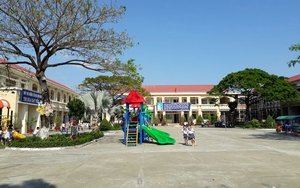 Cô giáo quỳ gối xin lỗi phụ huynh: Đừng để tái diễn hành vi phản giáo dục