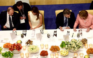 Tổng thống Nga Putin ‘khoe’ gì với Đệ nhất Phu nhân Mỹ Melania Trump