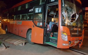 Xe khách tông xe máy, 2 học sinh chết tại chỗ, 1 em nguy kịch