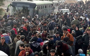 Chùm ảnh hàng chục nghìn dân thường Syria tháo chạy khỏi điểm nóng Đông Ghouta