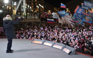 Nước Nga ngập cờ hoa mừng chiến thắng của Tổng thống Vladimir Putin