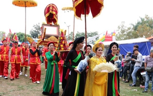 Lễ hội làng Diềm tưởng nhớ Thủy tổ Quan họ