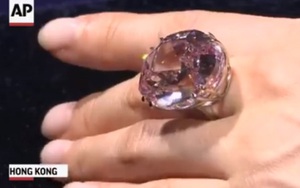 Ngày viên kim cương hồng 'Pink Star' được bán với giá đắt nhất trong lịch sử