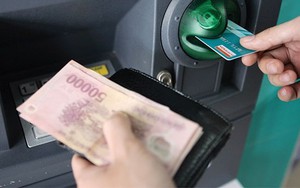 Làm sao biết thẻ ngân hàng có bị đánh cắp thông tin trên ATM?