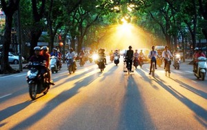 Thời tiết ngày 30/4, Bắc Bộ trưa chiều hửng nắng, Nam Bộ trời nóng