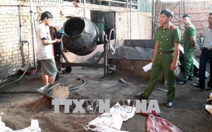 Khởi tố, bắt tạm giam 5 bị can vụ vỏ cà phê trộn sỏi, nhuộm than pin