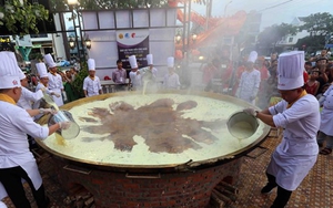 Đà Nẵng: Xác lập kỷ lục chiếc bánh xèo lớn nhất Việt Nam