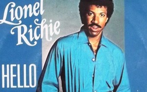 Ca khúc 'Hello': Chần chừ như Lionel Richie