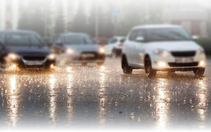 Kinh nghiệm lái xe mùa mưa ngập