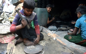 Quá nửa trẻ em thế giới đối mặt với các nguy cơ từ chiến tranh, nghèo đói và phân biệt giới