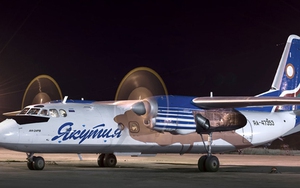 Máy bay từ thời Liên Xô nổ 3 lốp khi hạ cánh