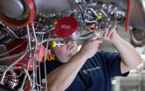 Rolls-Royce, nhà sản xuất động cơ của Boeing và Airbus phải cắt giảm 4.600 nhân công