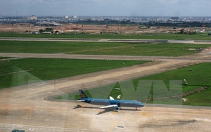 Quá tải, 2 đường cất hạ cánh ở Tân Sơn Nhất, Nội Bài bị vỡ