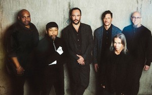 'Come Tomorrow' đứng đầu Billboard 200: Sức bền bỉ của những giai điệu đẹp