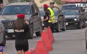 Đội cảnh sát giao thông nữ 'nóng bỏng' của Lebnon