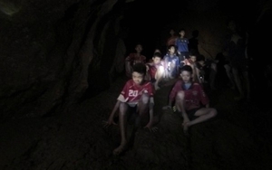 Cần thêm thời gian đưa thợ lặn giải cứu đội bóng bị kẹt ra khỏi hang