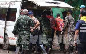 Giải cứu đội bóng Thái Lan: Vì sao các thành viên được giải cứu chưa được gặp người thân?