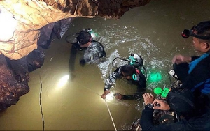 Đội thợ lặn nối lại chiến dịch giải cứu đội bóng thiếu niên Thái Lan
