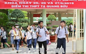 Thi THPT quốc gia: Điểm chuẩn dự kiến giảm sâu, việc tuyển sinh 'dễ thở'
