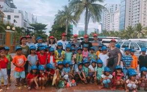 Trẻ em vùng cao và giấc mơ về với biển