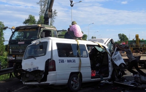 Vụ tai nạn giao thông 13 người chết ở Quảng Nam: Đưa 2 xe ra khỏi hiện trường, thông tuyến trên Quốc lộ 1A