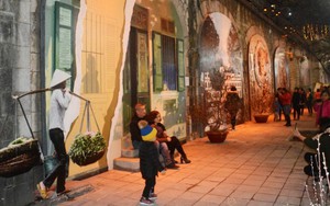 Phố bích họa Phùng Hưng - nơi nối dài ký ức