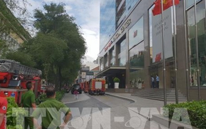 Cháy tại tòa nhà cao tầng trung tâm TP HCM, hàng trăm người được sơ tán