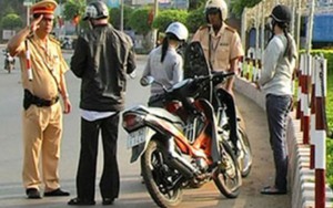 Chuyện trừ điểm trực tiếp trên giấy phép lái xe đối với người vi phạm