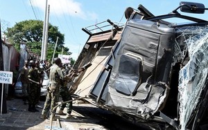 Lật xe quân sự ở Sierra Leone, hơn 80 người thương vong