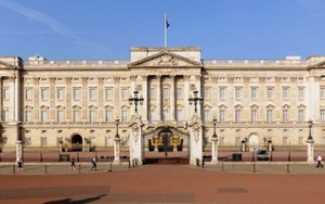 Anh trùng tu Điện Buckingham trong 10 năm