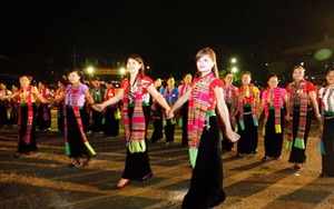 Vì sao một cuộc thi người đẹp bị 'tuýt còi'?