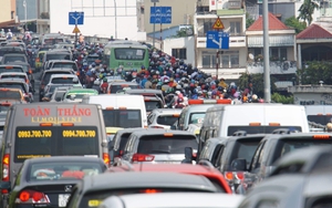 Hầm Thủ Thiêm mở cửa cho phương tiện lưu thông trở lại sau sự cố sập giàn giáo